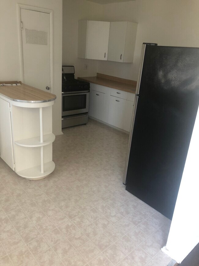 11070 Strathmore Dr Apartments and Nearby Los Angeles Apartments For