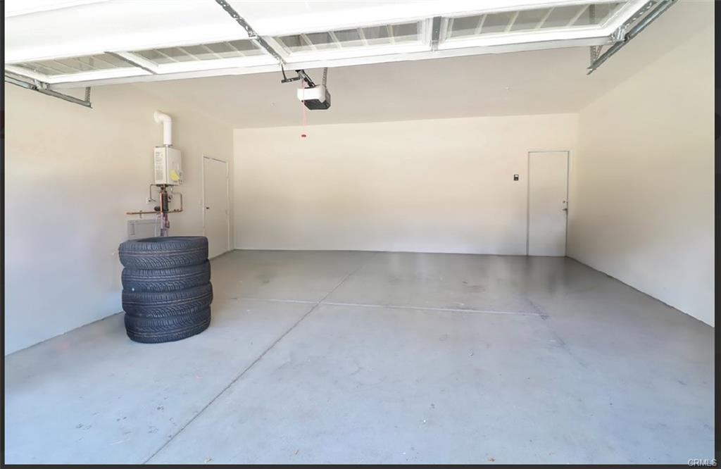 11745 Sierra Moreno Wy in Victorville, CA - Building Photo