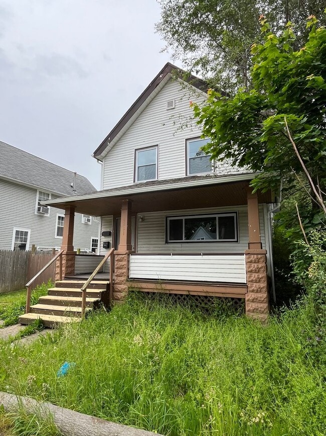 4221 Newark Ave in Cleveland, OH - Building Photo - Building Photo