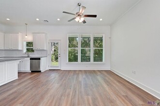 5832 Lake Shelf Dr in Baton Rouge, LA - Building Photo - Building Photo