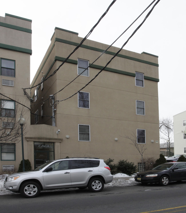 806 E Jersey St in Elizabeth, NJ - Building Photo - Building Photo