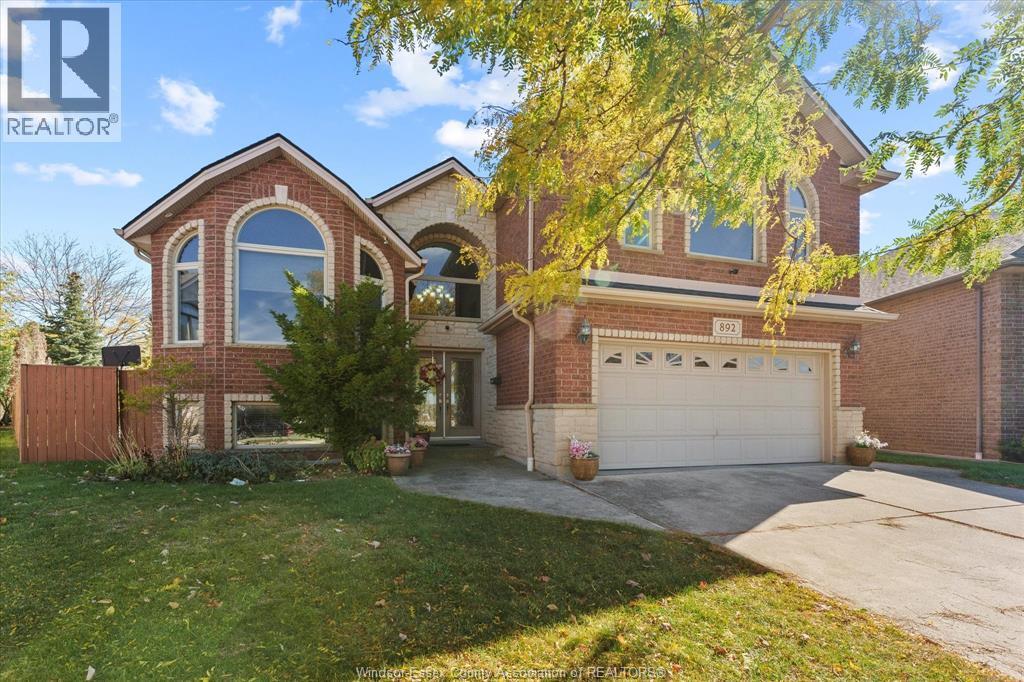 892 Massimo Crescent in Windsor, ON - Building Photo
