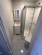 1030 N Parkside Ave, Unit 1R in Chicago, IL - Building Photo - Building Photo