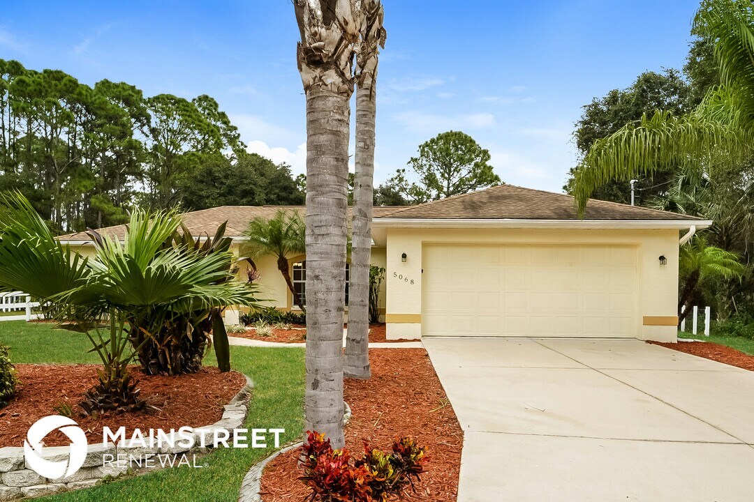 5068 Gailbreath Rd in North Port, FL - Foto de edificio