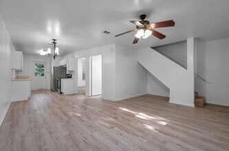 1264 Ocala Rd in Tallahassee, FL - Foto de edificio - Building Photo