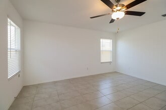 3315 Beckwith Wy in Crandall, TX - Foto de edificio - Building Photo