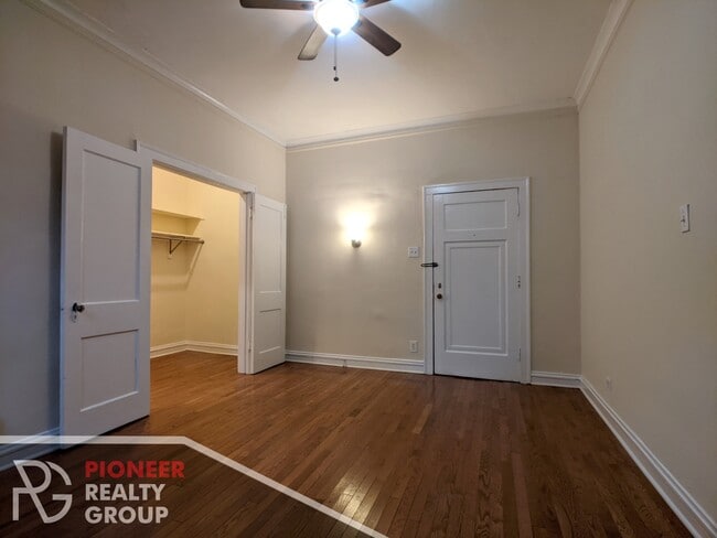 4542 N Damen Ave, Unit 4546-106 in Chicago, IL - Building Photo - Building Photo