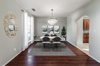 11026 Anilu Dr in Richmond, TX - Foto de edificio - Building Photo