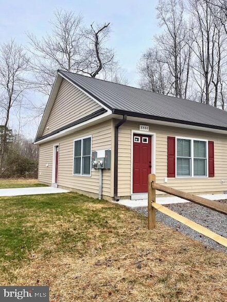 8444 Blue Jay Meadows in King George, VA - Foto de edificio - Building Photo