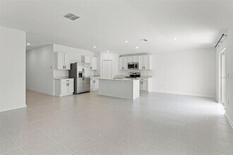 2710 PIONEER Trl in Eagle Lake, FL - Building Photo - Building Photo