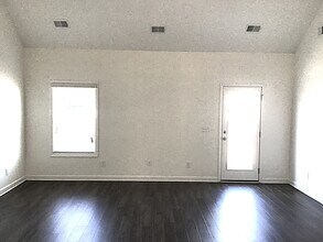 530 Lateleaf Dr in Moncks Corner, SC - Building Photo - Building Photo