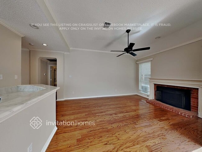 808 Olde Towne Dr in Irving, TX - Building Photo - Building Photo