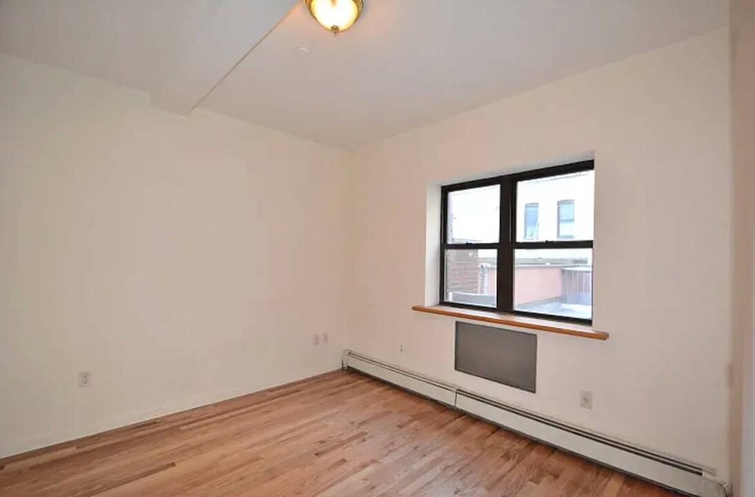 294 Broome St in New York, NY - Building Photo