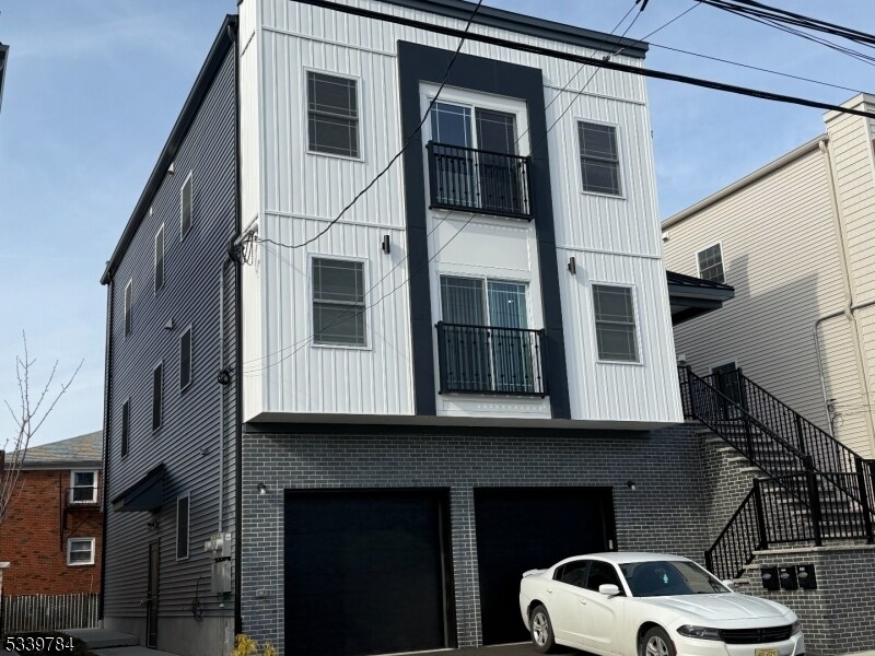 319 Doyle St in Elizabeth, NJ - Building Photo