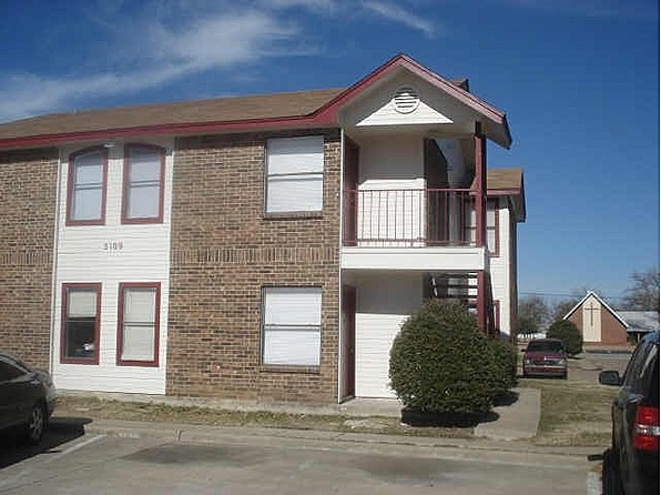 5109 Herrick Ct in Haltom City, TX - Building Photo