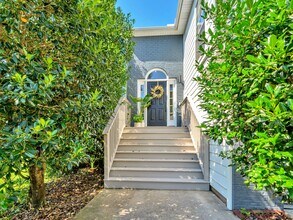 5 Lake Front Dr in Miramar Beach, FL - Building Photo - Building Photo