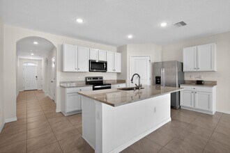 34211 Jasper Stone Dr in Wesley Chapel, FL - Foto de edificio - Building Photo
