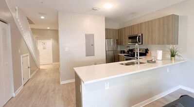 171 NW 158th St in Miami, FL - Building Photo - Building Photo