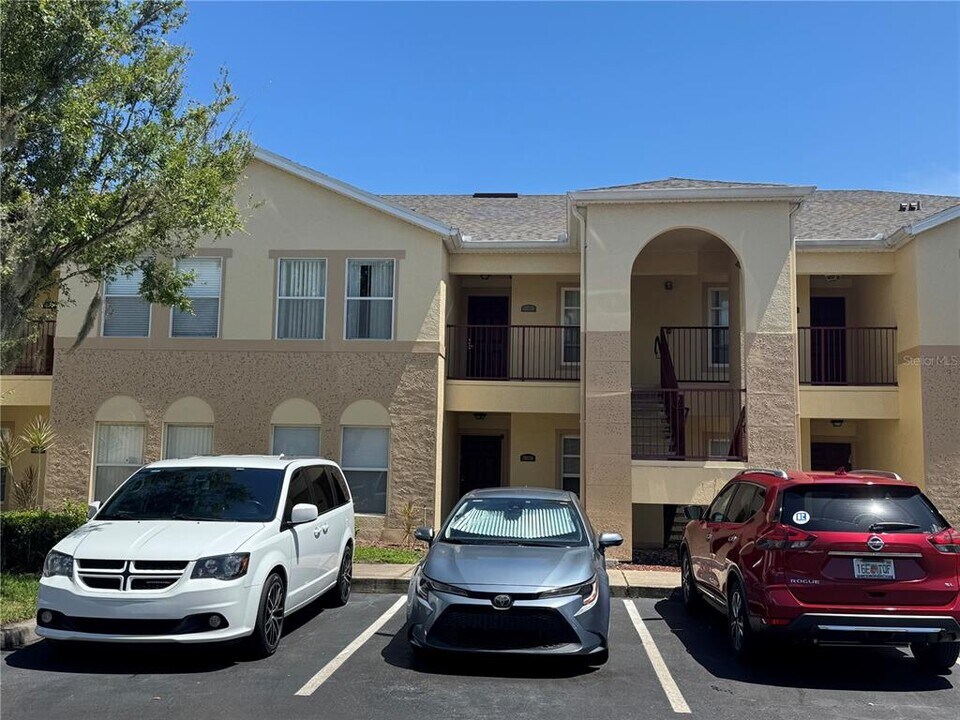 2802 Club Cortile Cir in Kissimmee, FL - Building Photo