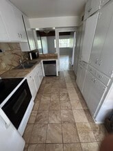 11609 Chimney Rock Rd in Houston, TX - Building Photo - Building Photo