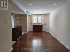 4 Pine Bough Manor in Richmond Hill, ON - Building Photo - Building Photo