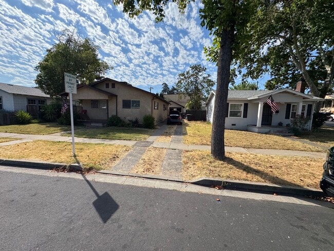 604 Sierra Blvd in Roseville, CA - Building Photo - Building Photo