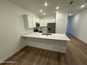 625 Holly Lks Dr in Orange Park, FL - Foto de edificio - Building Photo