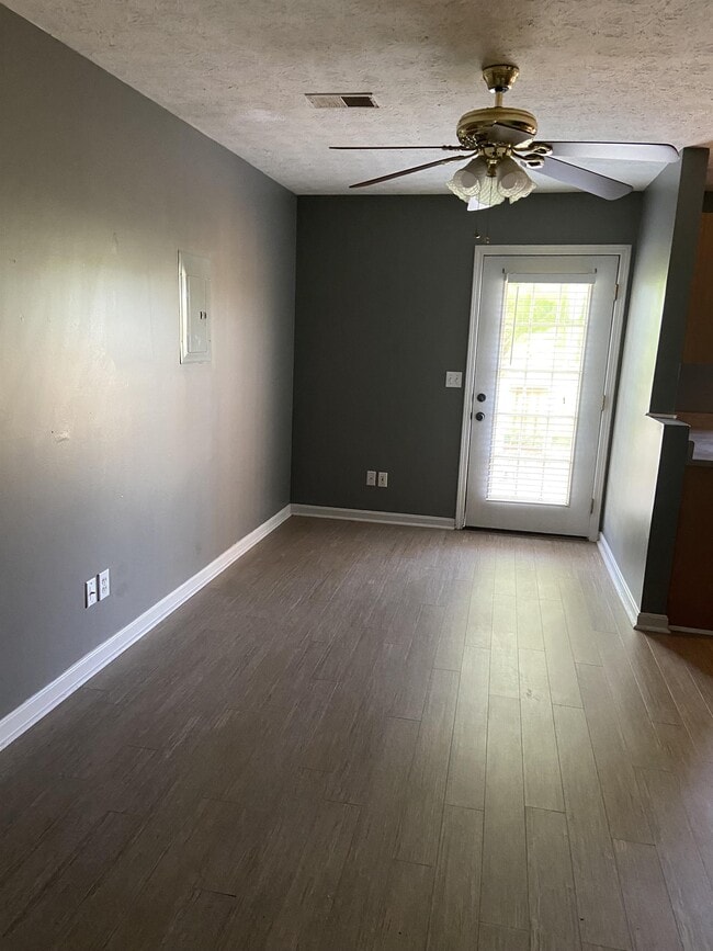 2301 Filiatreau Ln in Bardstown, KY - Building Photo - Building Photo
