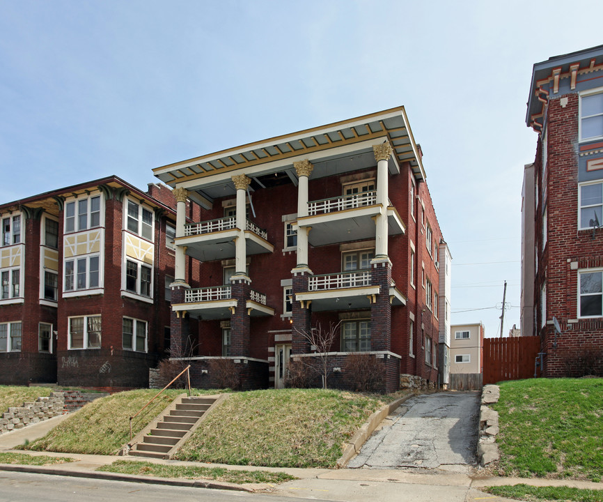 4011-4013 Harrison St in Kansas City, MO - Building Photo