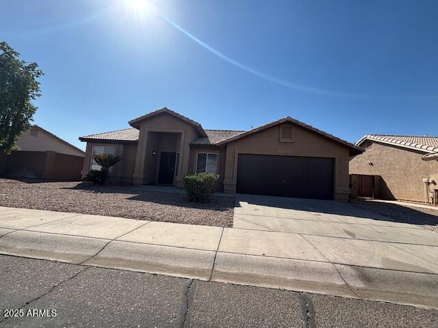 1241 S Wagon Wheel Dr in Chandler, AZ - Foto de edificio - Building Photo