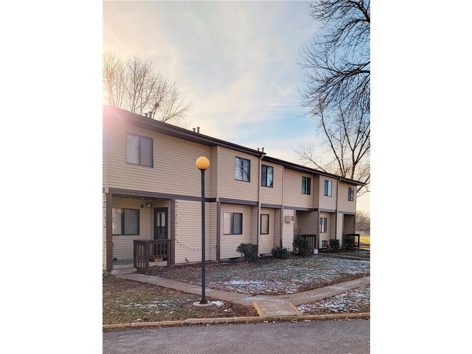 528 N Grant St in Blue Earth, MN - Building Photo