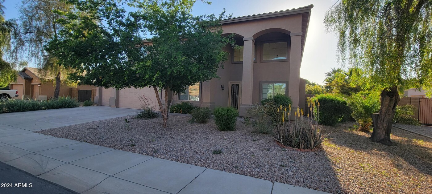 22239 Reinbold Dr in Maricopa, AZ - Building Photo