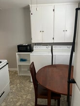 414 Kinsey Blvd, Unit B in Nashville, TN - Foto de edificio - Building Photo