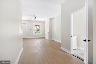 4288 Viola St in Philadelphia, PA - Building Photo - Building Photo