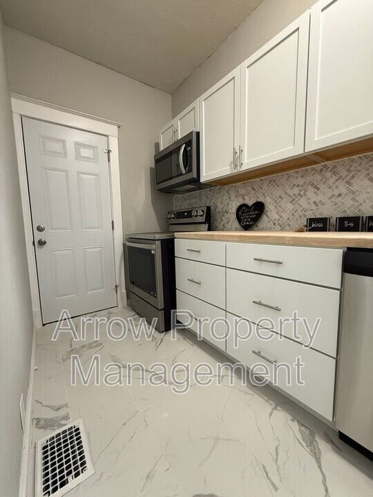 1446 S 11th St in Lincoln, NE - Building Photo
