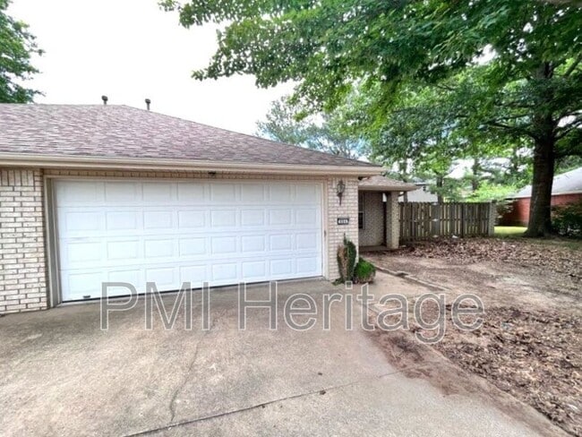 884 N Daisy Ln in Fayetteville, AR - Building Photo - Building Photo