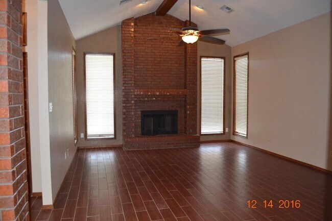 7604 NW Lancet Ln in Lawton, OK - Foto de edificio - Building Photo
