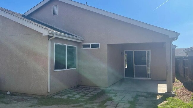 2138 Solis St in Merced, CA - Building Photo - Building Photo