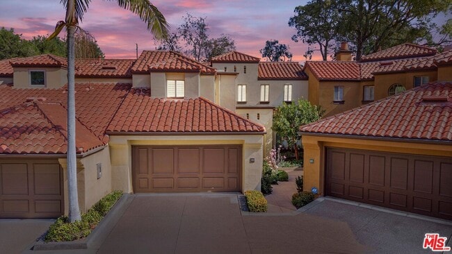property at 1003 Muirfield Dr