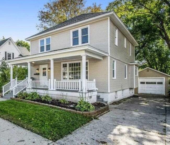 property at 734 E Division St