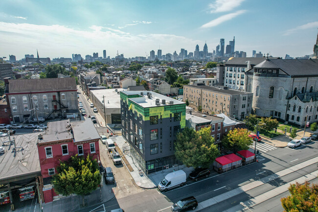 416-420 W Girard Ave in Philadelphia, PA - Foto de edificio - Building Photo