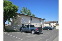 1420 Monterey St in Bakersfield, CA - Foto de edificio - Building Photo