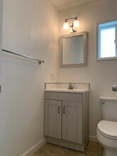 1200 Fechteler Dr in Monterey, CA - Foto de edificio - Building Photo