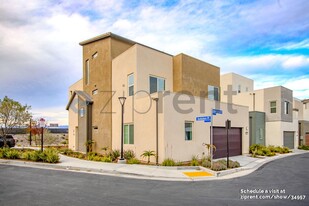 27503 N Golden Currant Pl in Valencia, CA - Foto de edificio - Building Photo