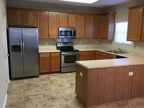 12179 Dawson Cir in San Antonio, TX - Building Photo - Building Photo