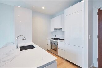 133 Seaport Blvd in Boston, MA - Building Photo - Building Photo