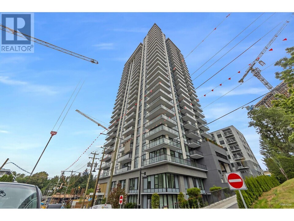 626-1626 Claremont St in Coquitlam, BC - Building Photo