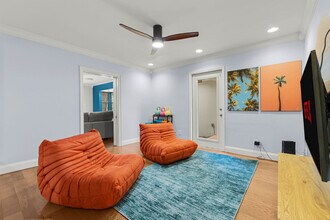 109 Lake Judy Lee Dr in Largo, FL - Building Photo - Building Photo