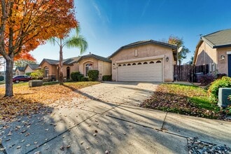 1148 Via Roma Way in Yuba City, CA - Building Photo - Building Photo