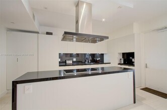 701 Crandon Blvd, Unit 402 in Key Biscayne, FL - Building Photo - Building Photo